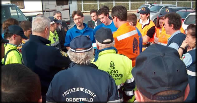il presidente regionale Giuseppe Novellino con gli operatori radio del gruppo toscano